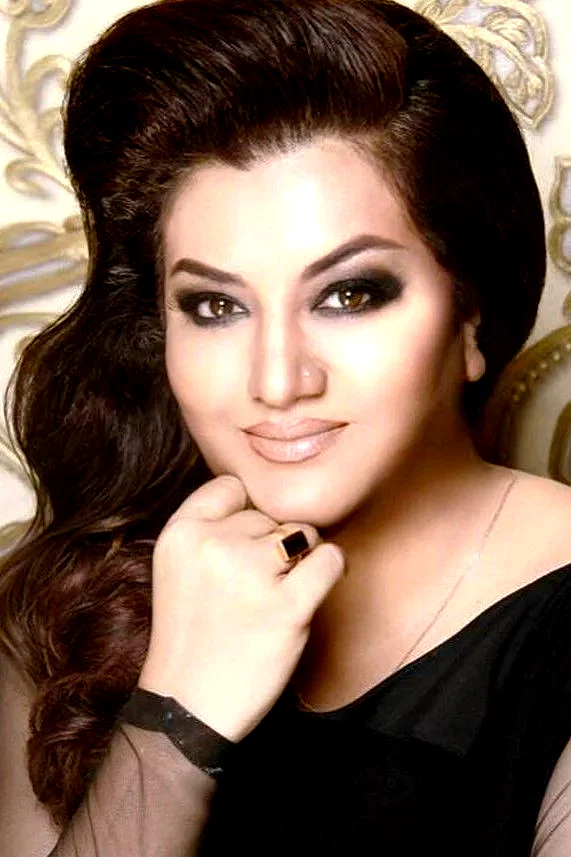  Hina Dilpazeer