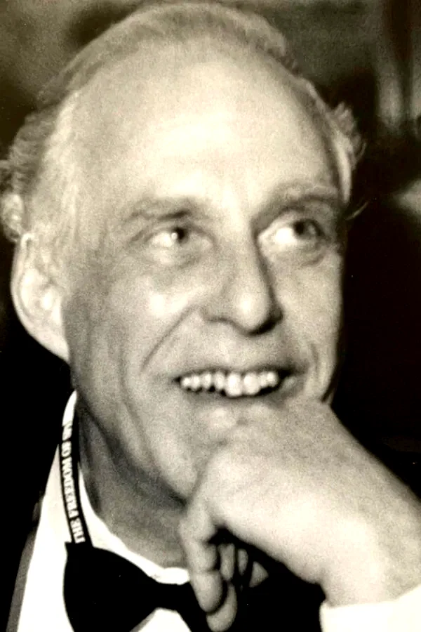  Robert Asher