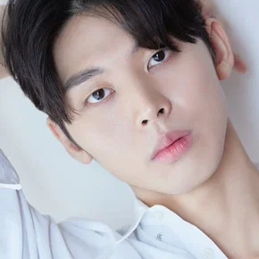 Photo star :  Kang Hyeon-o