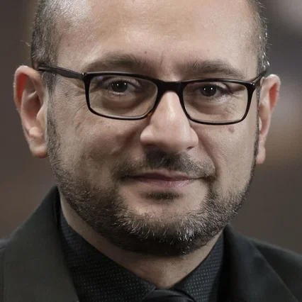 Arash T. Riahi 