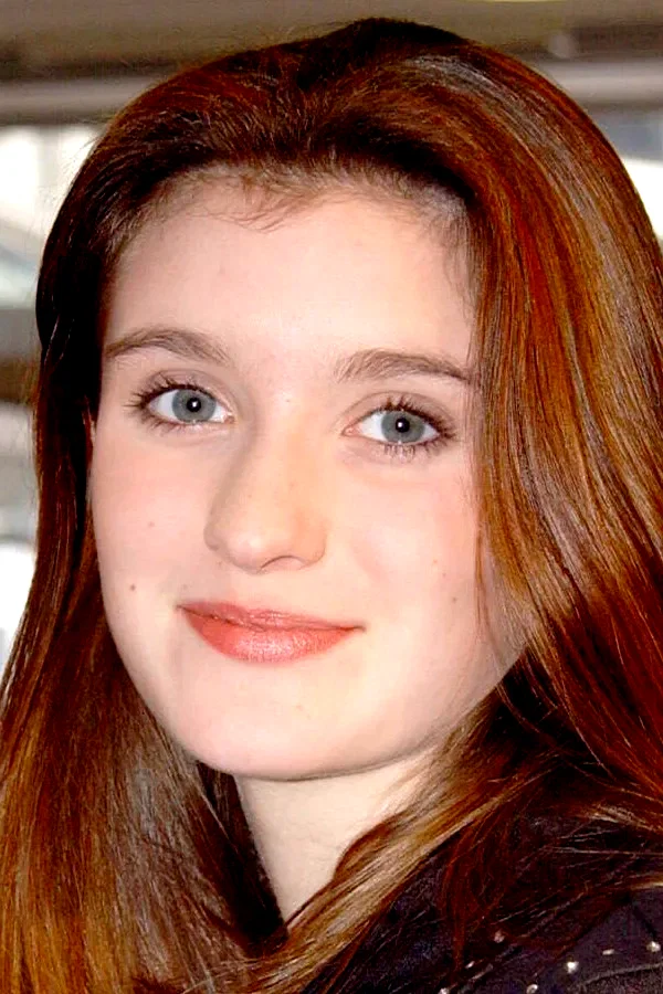  Harriet Owen