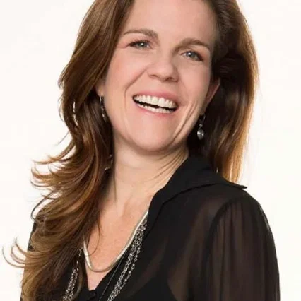  Luisa Thiré