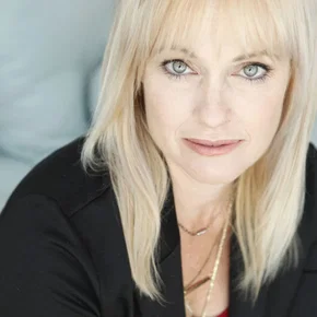 Photo star :  Ann Devaney