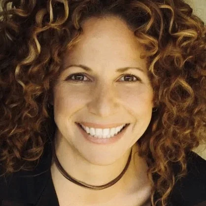  Meredith Scott Lynn