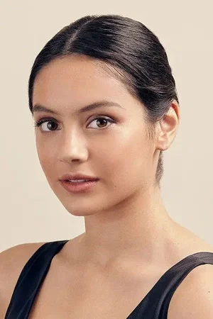  Indy Lewis photo
