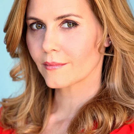  Christie Lynn Smith