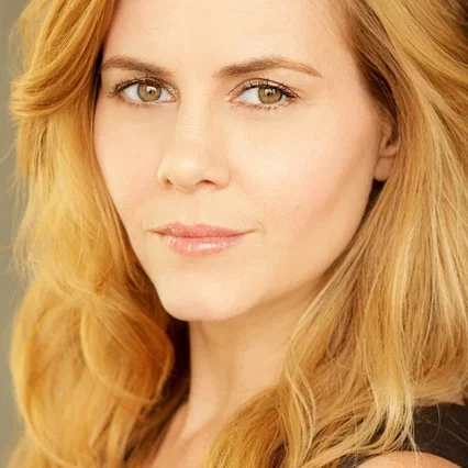  Christie Lynn Smith