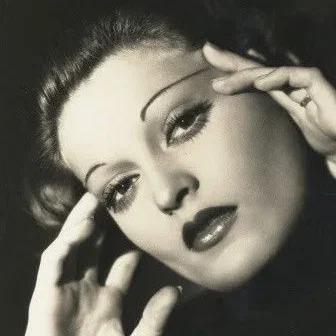  Suzanne Kaaren