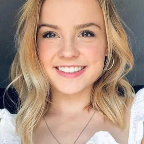 Photo star :  Monica Rose Betz