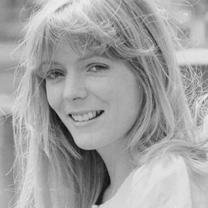  Alison Steadman