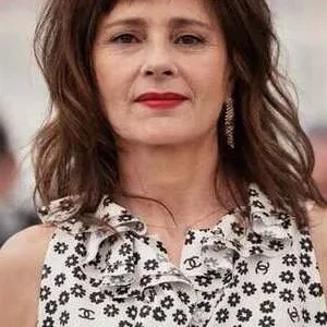 Anouk Grinberg