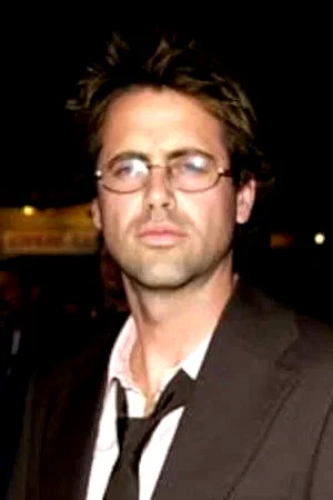 James Cox