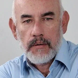  Hernán Méndez
