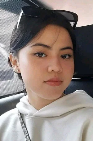 Zafreen Zairizal photo