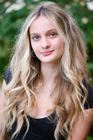  Amelie McLain photo