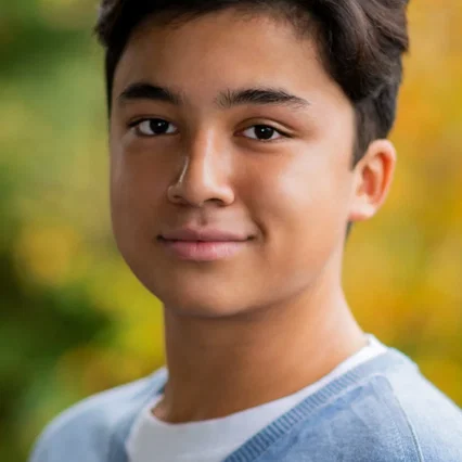  Kasra Wong