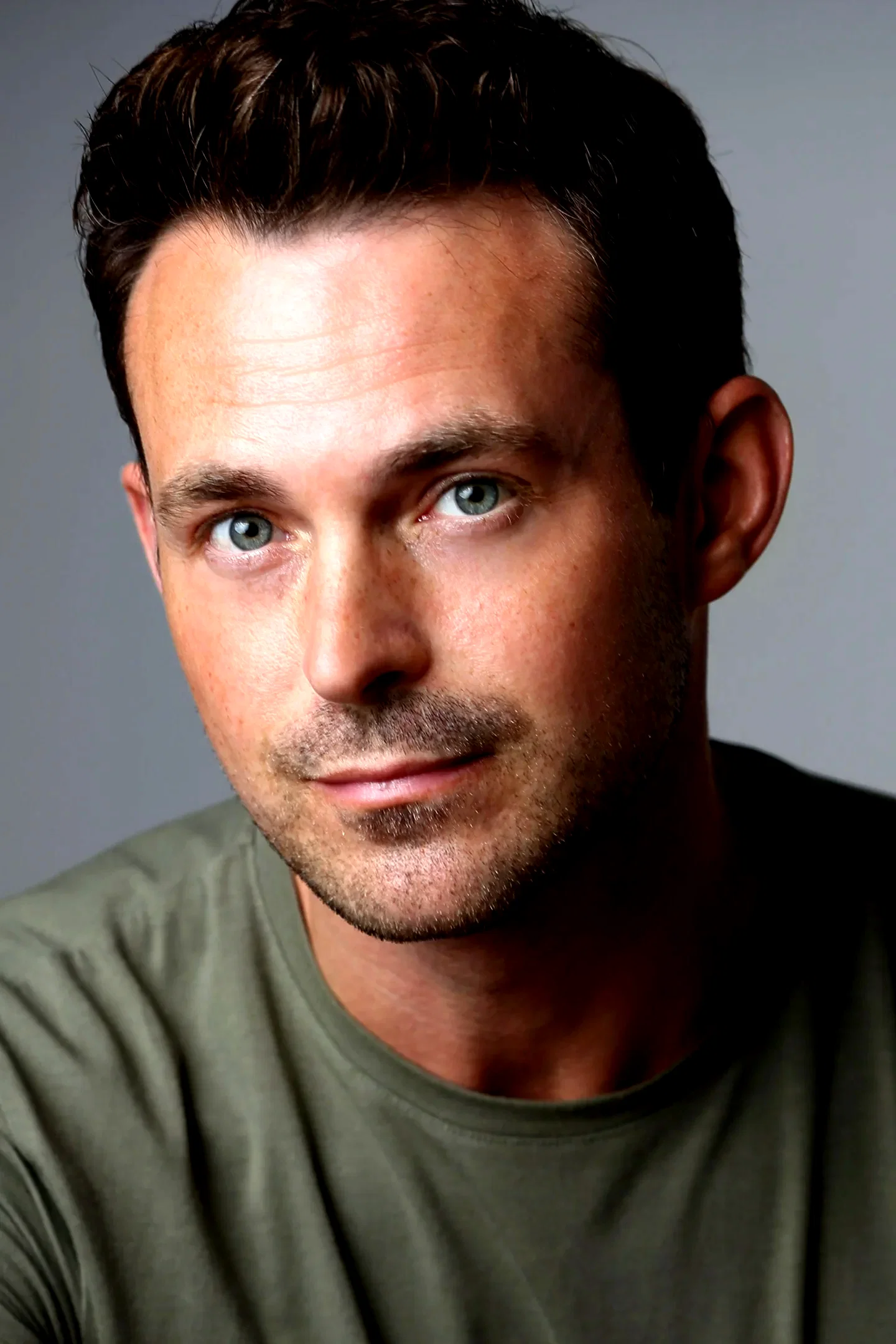  Jules Knight