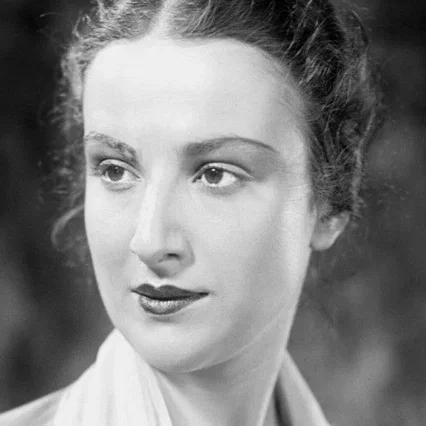  Medea Japaridze