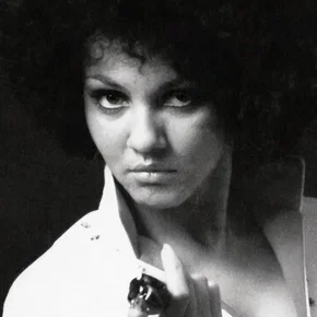 Photo star :  Marki Bey