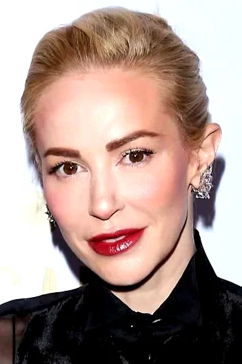  Louise Linton