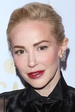  Louise Linton
