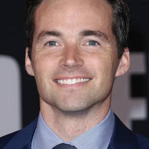Photo star :  Ian Harding