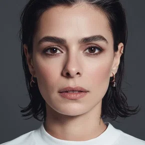 Photo star :  Özge Özpirinçci