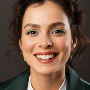 Photo star :  Özge Özpirinçci