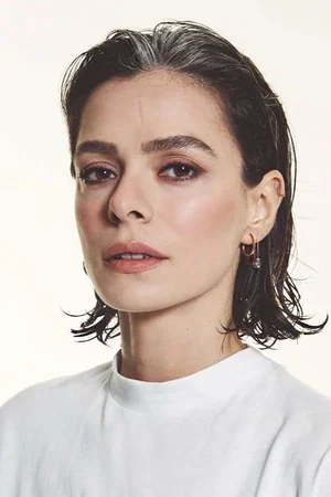  Özge Özpirinçci
