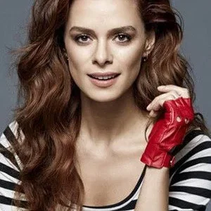  Özge Özpirinçci