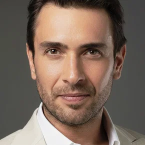 Photo star :  Ulaş Tuna Astepe