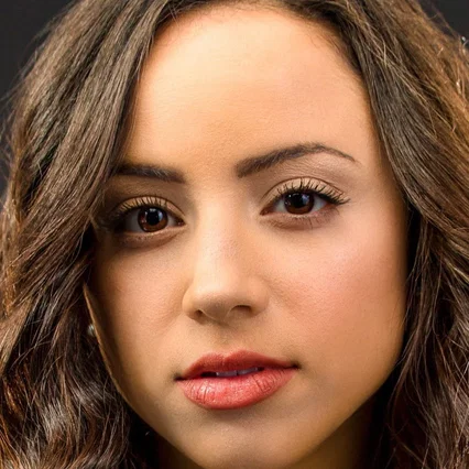  Kiana Madeira