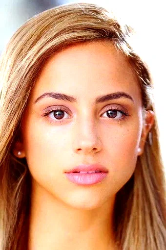  Kiana Madeira