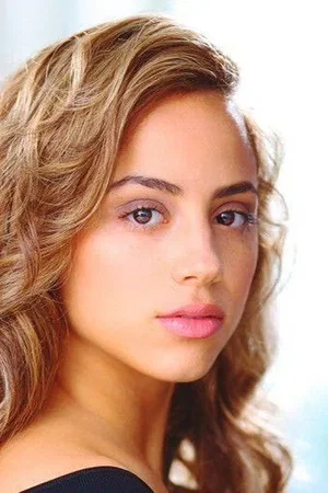  Kiana Madeira