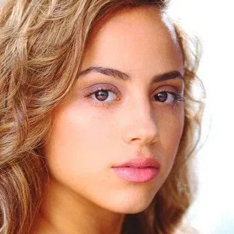  Kiana Madeira