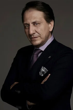  Özgür Ozan