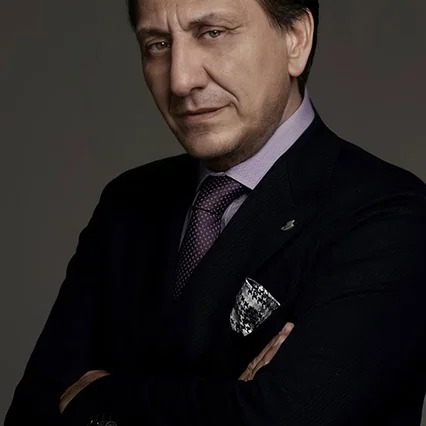  Özgür Ozan