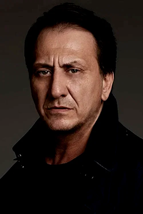  Özgür Ozan