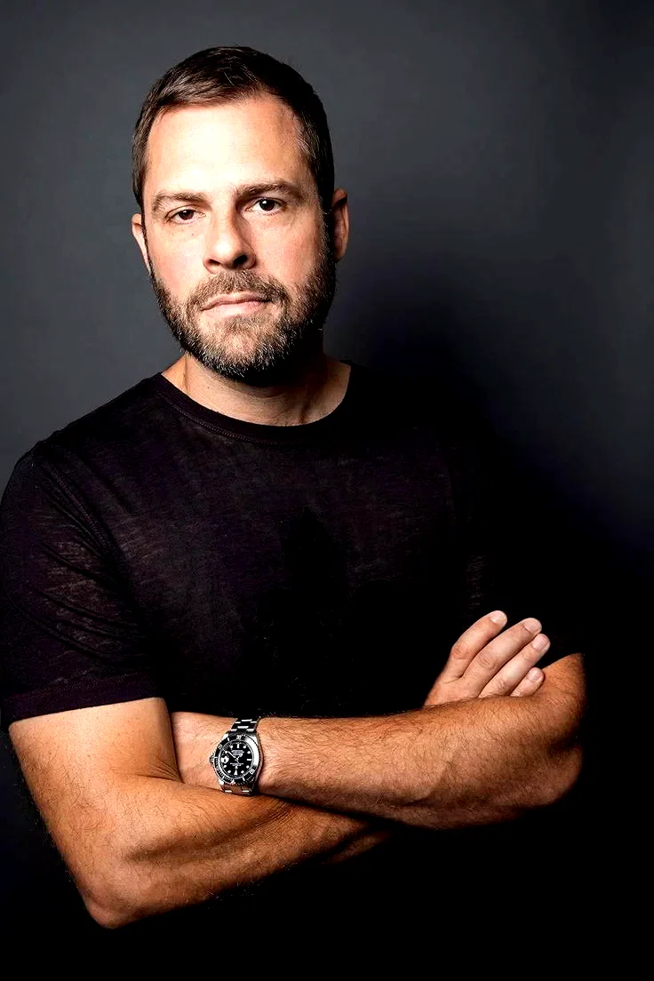  Ryan Condal