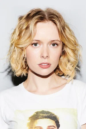  Amelia Eve photo