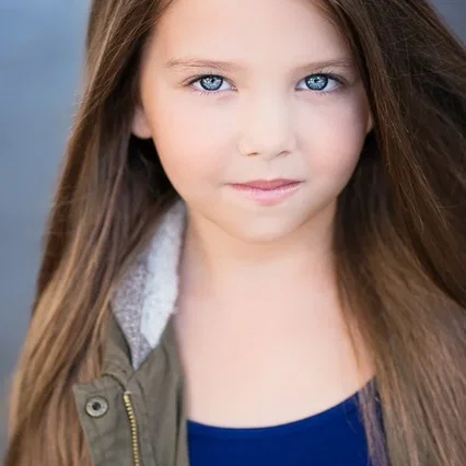  Scarlett Abinante