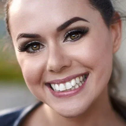  Stacey Roy
