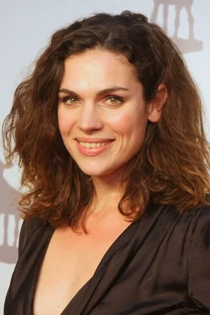  Anna Drijver photo