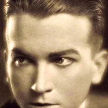  James Bush