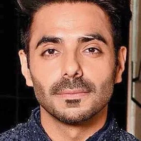 Photo star :  Aparshakti Khurana
