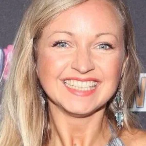  Ashleigh Ball