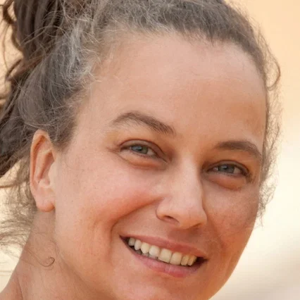  Nathalie Uher