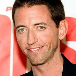 Photo star :  Neal Brennan