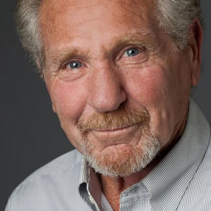  Robert Gray