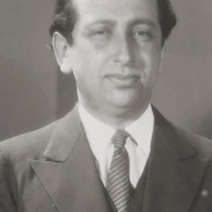  Manfred Noa